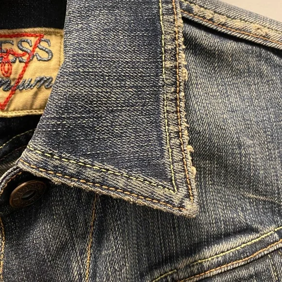 NWT Guess Premium Vintage Wash Embroidered & Stud Embellished Denim Jacket - Picture 8 of 12